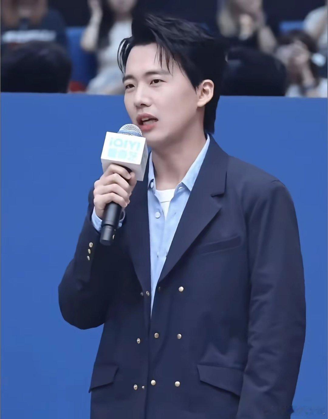 这是第二波“贾玲效应”又来了吗？当初贾玲减肥成功震惊了娱乐圈，后续沙溢、沈腾、杜