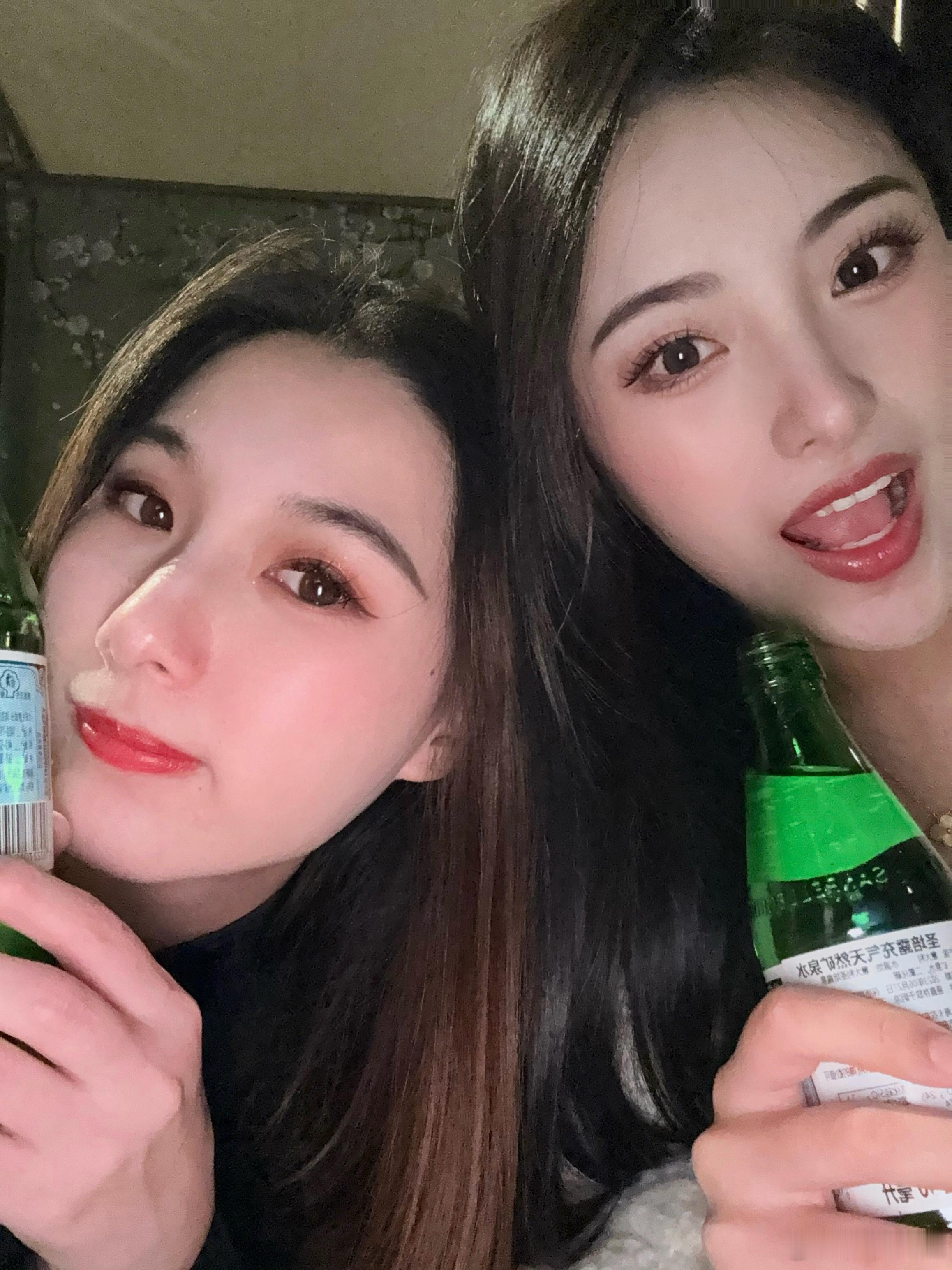 周末快乐！错峰休息，我已经在家躺了两天了吃吃喝喝追追剧，太舒服了哈哈哈！明天要开