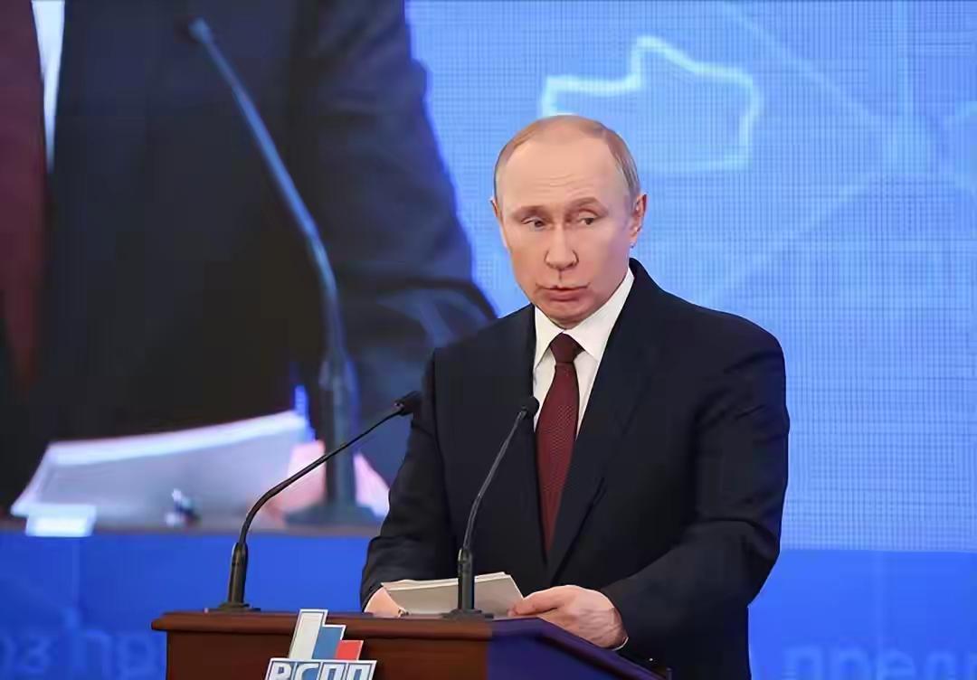 俄高官斯莫连科夫潜伏克里姆林宫十年为CIA提供情报，2017年因特朗普会谈时嘴瓢