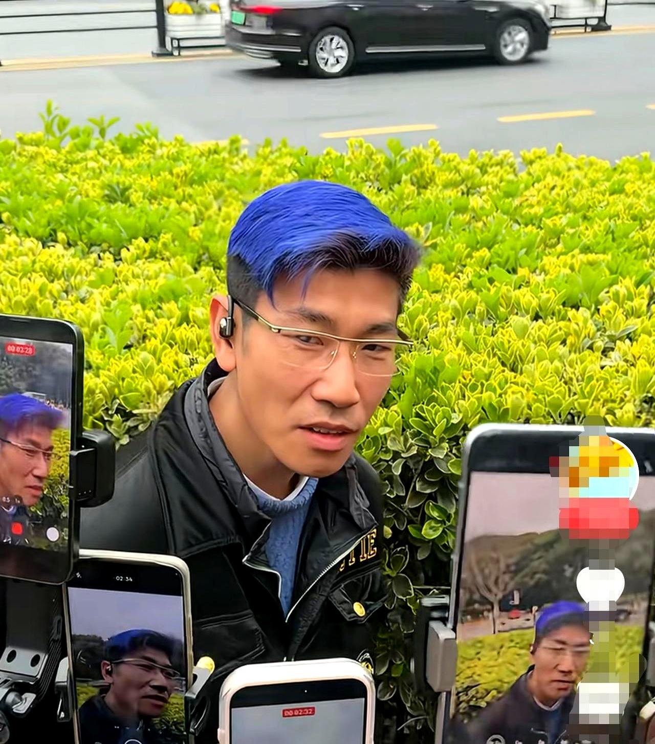 谁说散户只能当韭菜？
看看这位张半仙，靠着手机预测大盘冲到3800，直接火出圈了