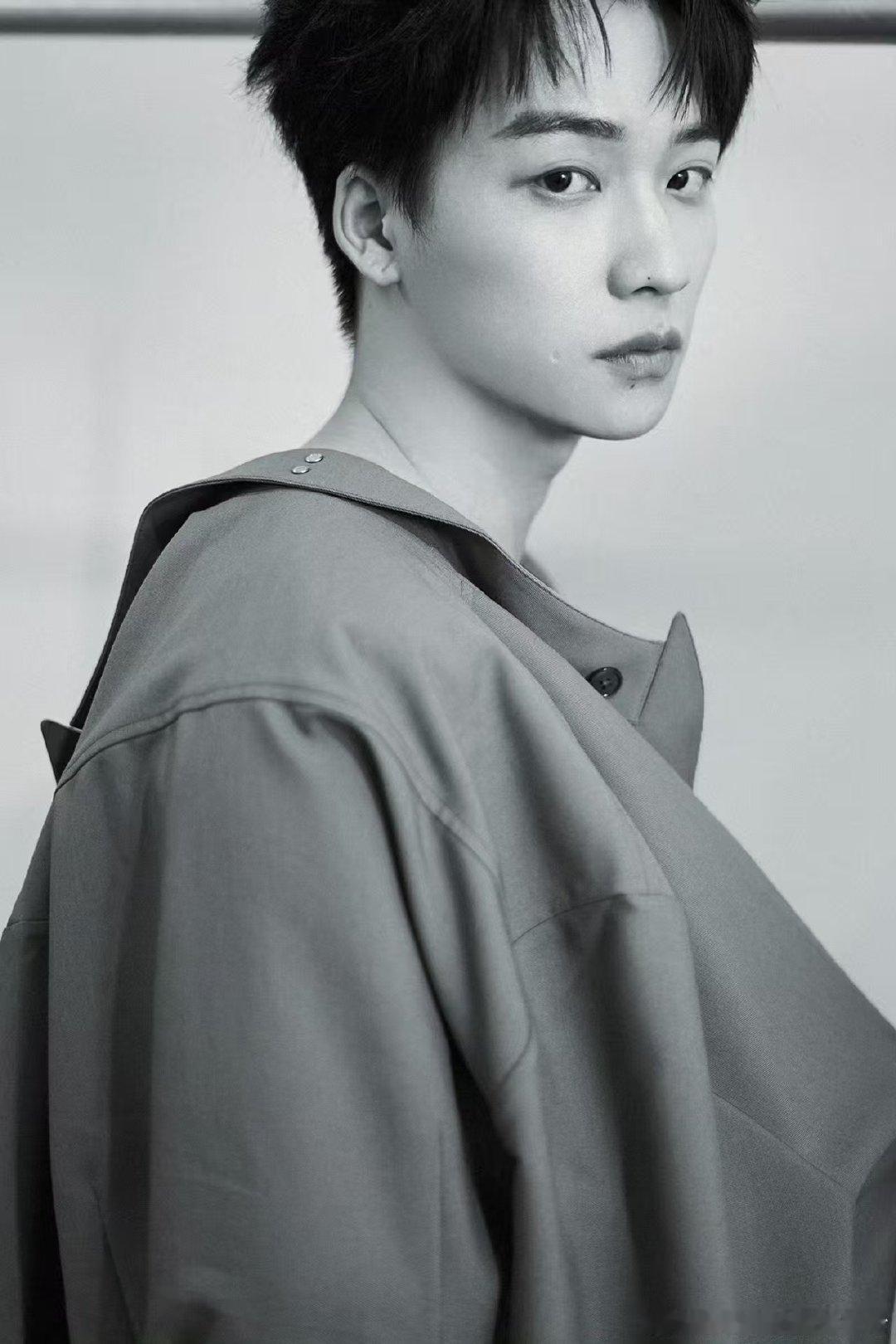 吴泽林有机会给大家整个美声唱跳声鸣远扬一直很喜欢吴泽林的舞台，这次美声唱跳的尝试