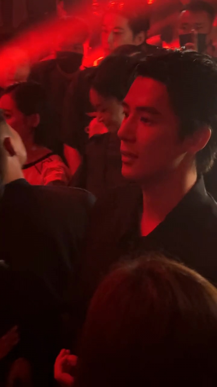 #王安宇不是在蹦迪是在数人头##王安宇数清多少人了吗# 王安宇蹦迪哈哈哈哈哈真的