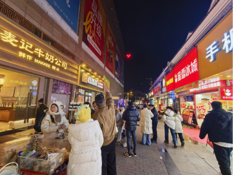 焕新首飞！宿迁警航“声光一体”巡防新模式闪耀夜空