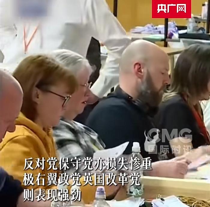 英国政坛这回是真的“地震”了！

执政的工党在地方选举中一溃千里，丢了1400多