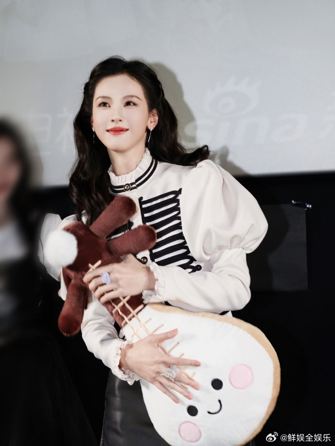 陈都灵如果你惹毛我就会毛茸茸走开 别人生气炸毛，她生气毛茸茸走开，反差又软又好 