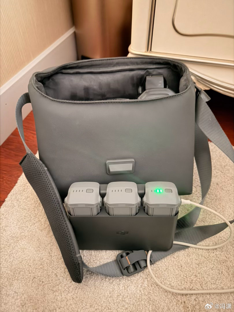 拿出来充会电，要不是派出所给我打电话，我都忘了有无人机了 