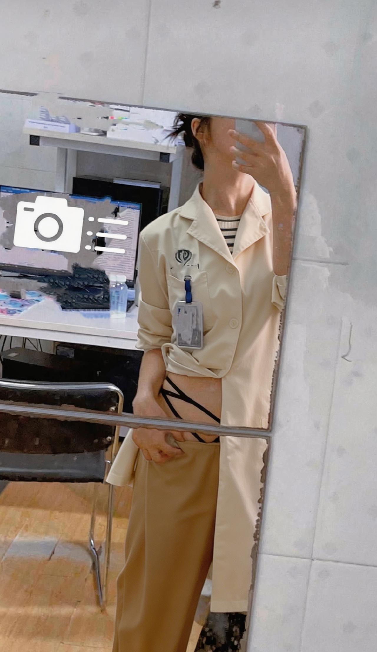 实验室没人的时候，学姐就放飞自我了