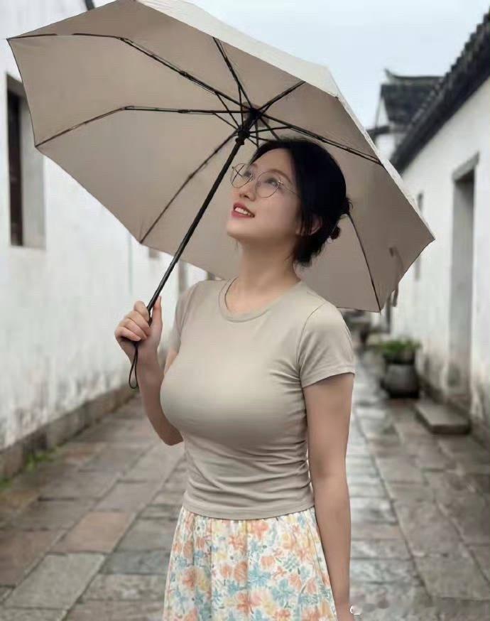 人到中年才懂：守住这8条“慎”字诀，日子才会越过越顺！1. 慎言：祸从口出，言多