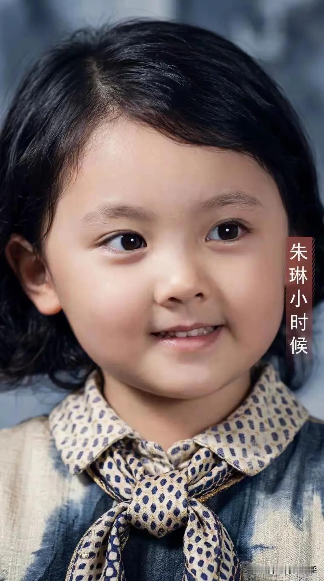不少人争论朱琳和林青霞谁更美，其实根本没必要分出高低。俩人美的路子完全不一样。朱