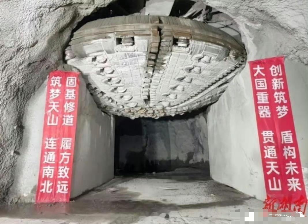 看来我们坐电梯上珠穆朗玛峰也快指日可待了！ 