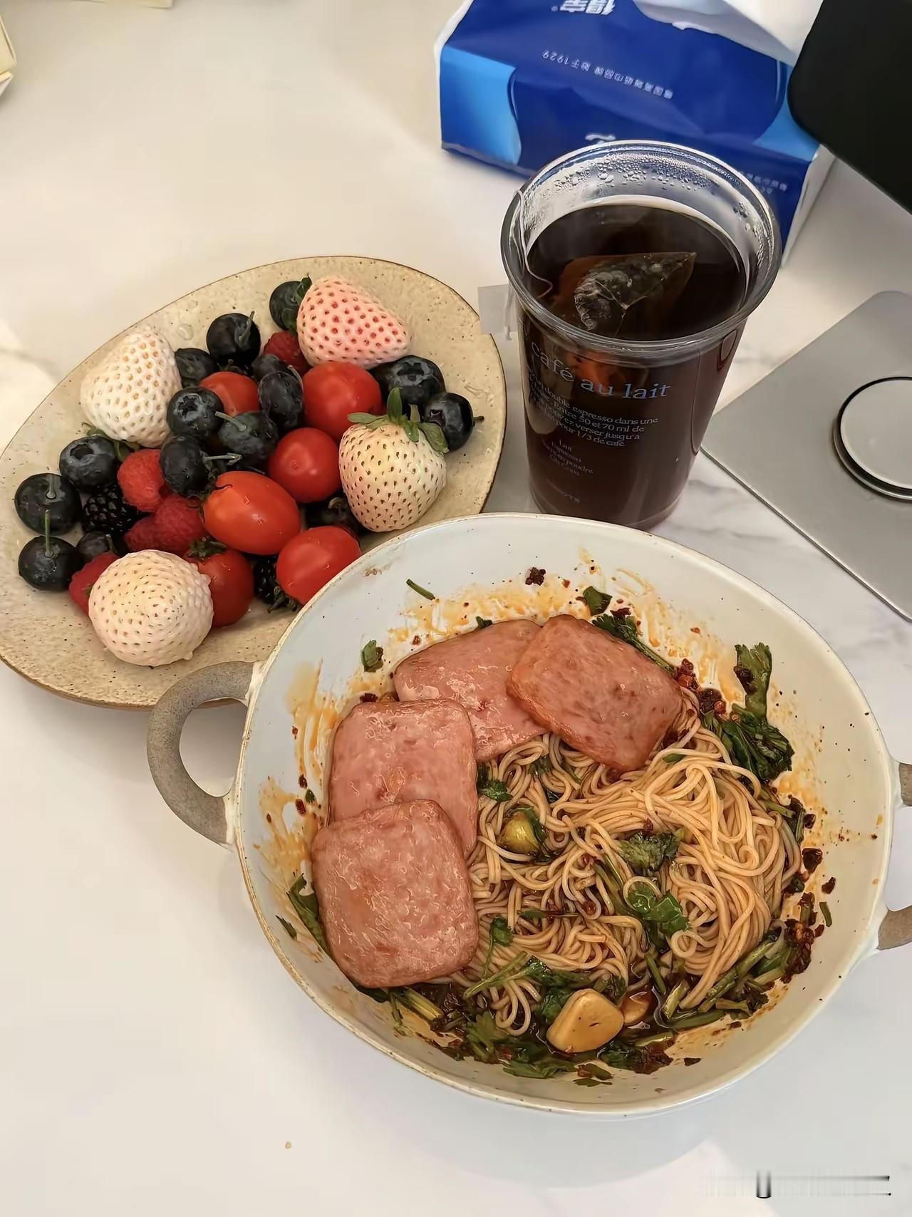 你觉得养老是靠儿女还是靠自己养老终究要以自己为核心，经济独立、身心康健是养老的底