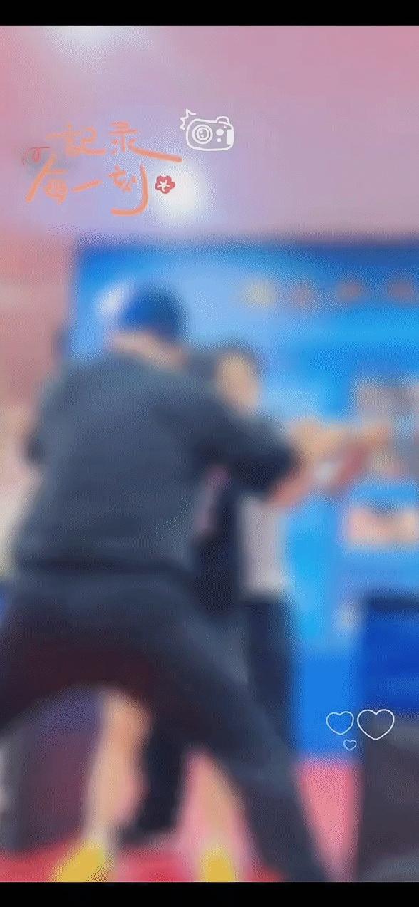 我一直以为啊，莎莎恢复这事得靠国家队呢。

可谁能想到呢，最后是省队帮的忙。
