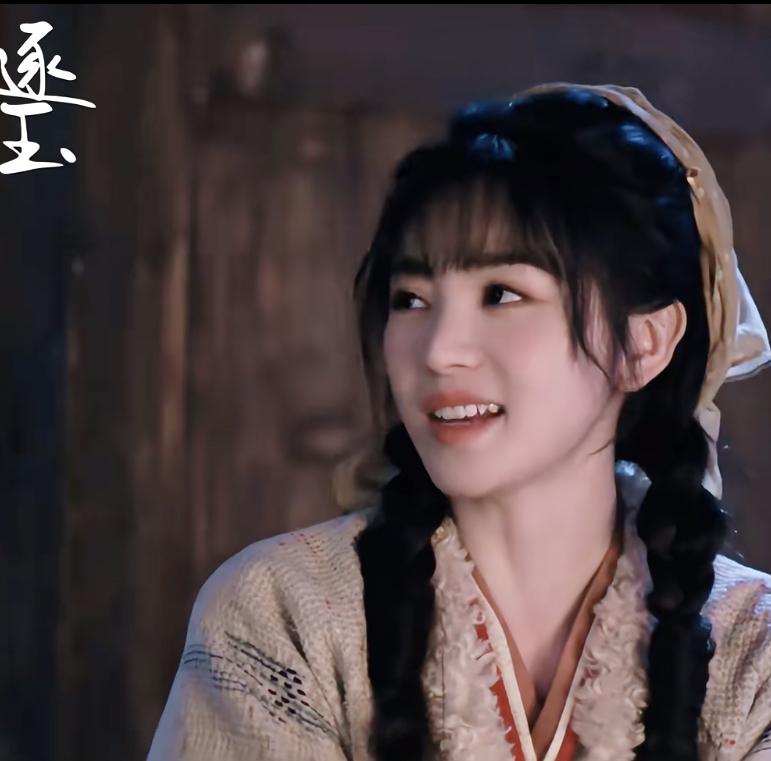 村里妇人嚼舌根说樊长玉妈漂亮的像从窑子里出来的，长玉长得又随她妈，一身力气随爹。