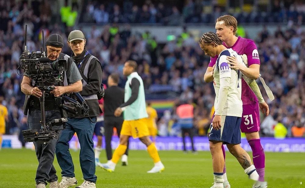 今晚10点，英超联赛第34轮，暂列积分榜倒数第三的热刺客场面对已经确定降级的狼队