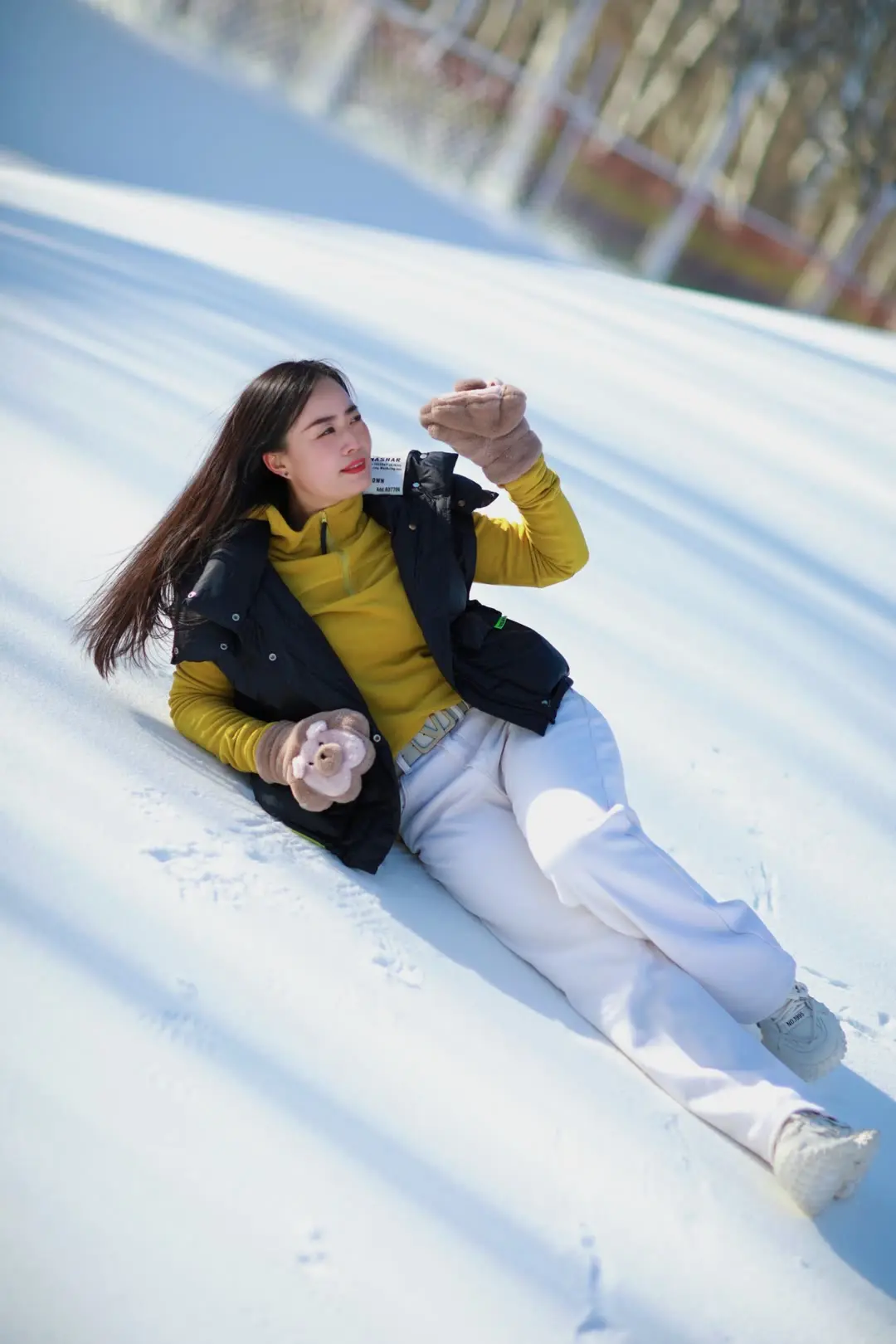 冬天总要玩一场雪吧 笑容最治愈的女孩 冬天该有的样子 这才是滑雪人的出...