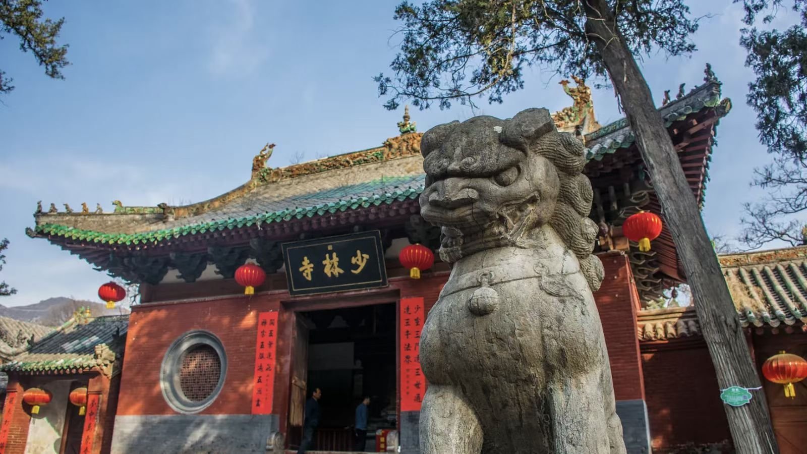信仰异化的灵魂之困。     释永信事件引发的舆论风暴，远不止于对一个宗教人士的