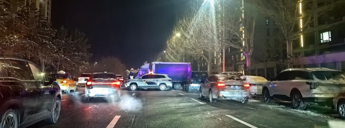 下班路上碰上交警拦路查酒驾，虽然零下20度，那我激动地早早降下车窗等着热点现场