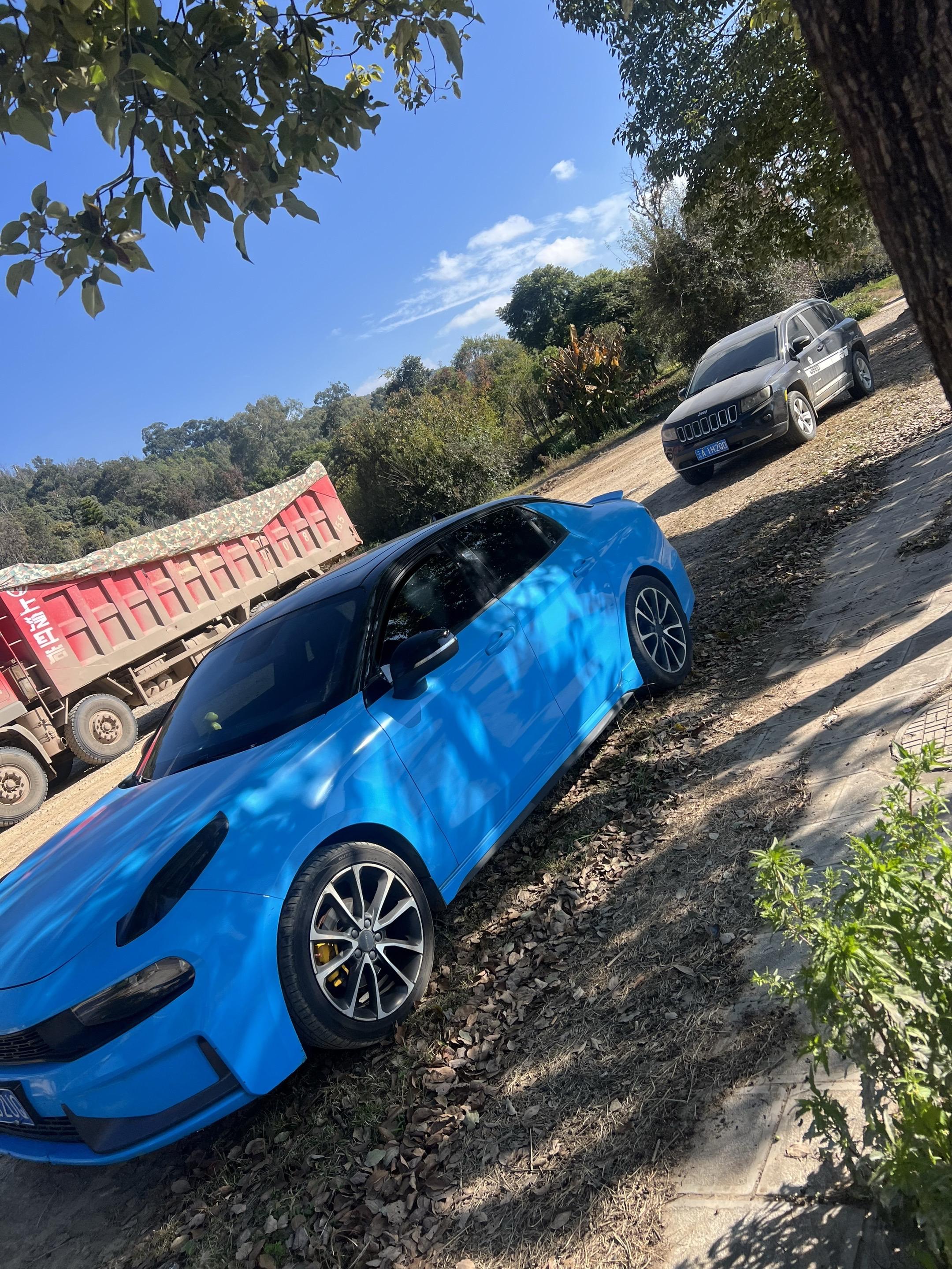 水晶冰淇淋蓝跟蓝天白云很配哦