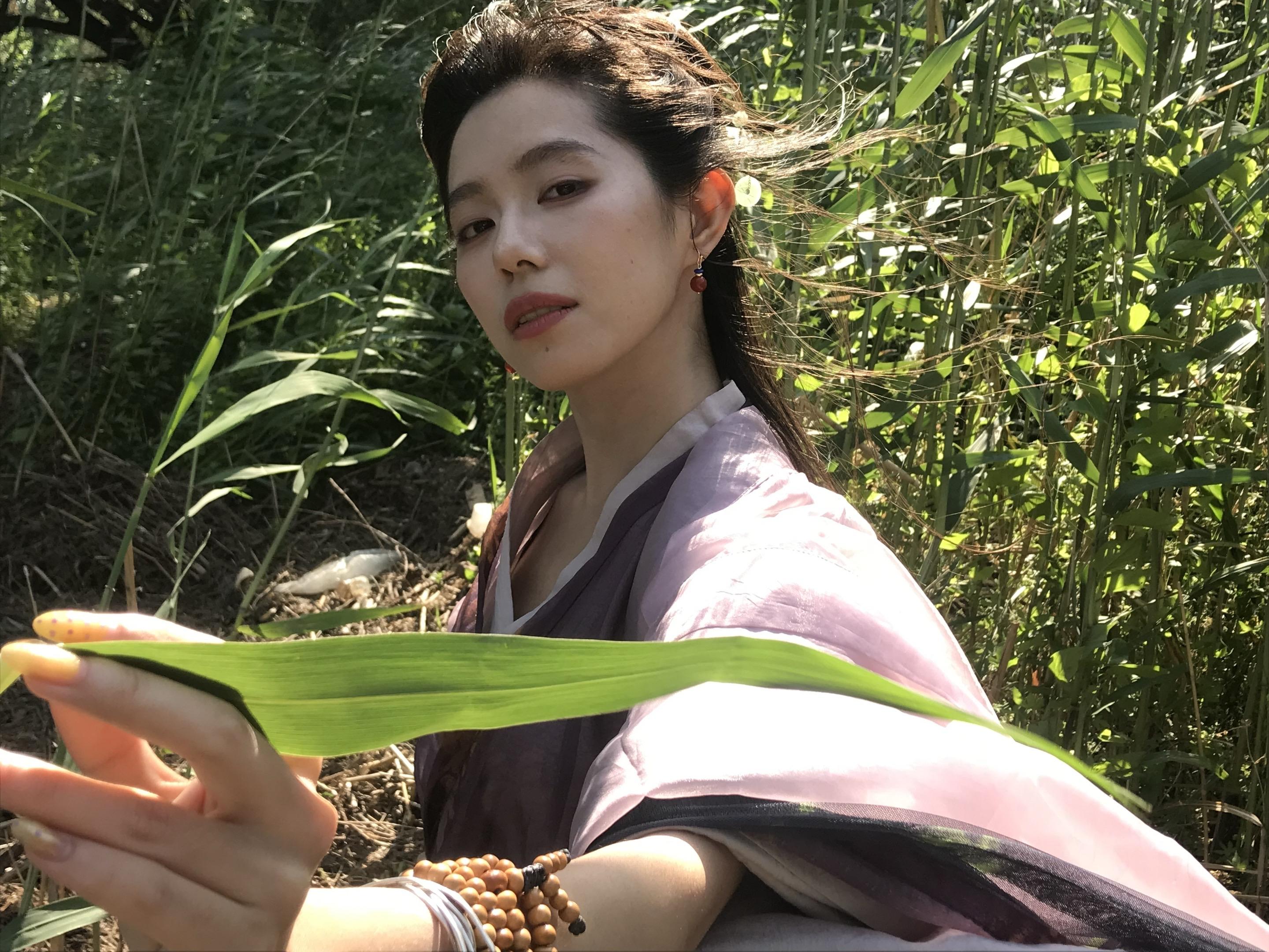 听说发花絮流量比较好… 摄影发的爆了 模特发还能有此待遇吗🥺 （对不...