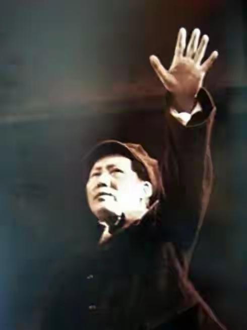 说起1949年的新疆，很多人不知道，那块地方差点就永远从中国版图上裂出去了。那年