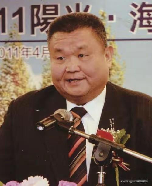 黎建南痛批郑丽文，不提条件还好一旦提了只会弄巧成拙。

黎建南这话太到位了！直接