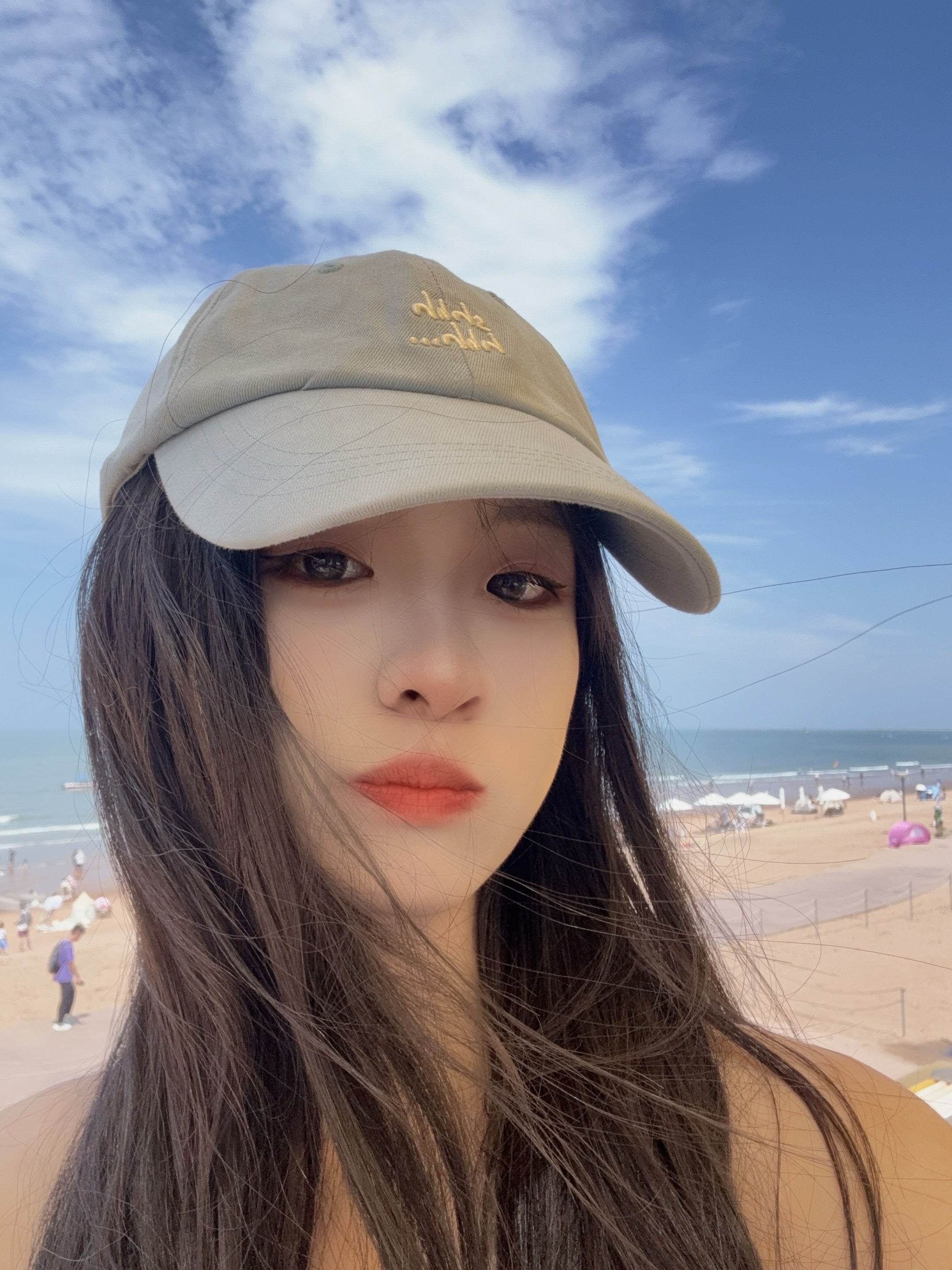 一座把阳光写在名字的城市🌊 咸咸的海风不断地吹过来我再也不用想那些工作的破事世