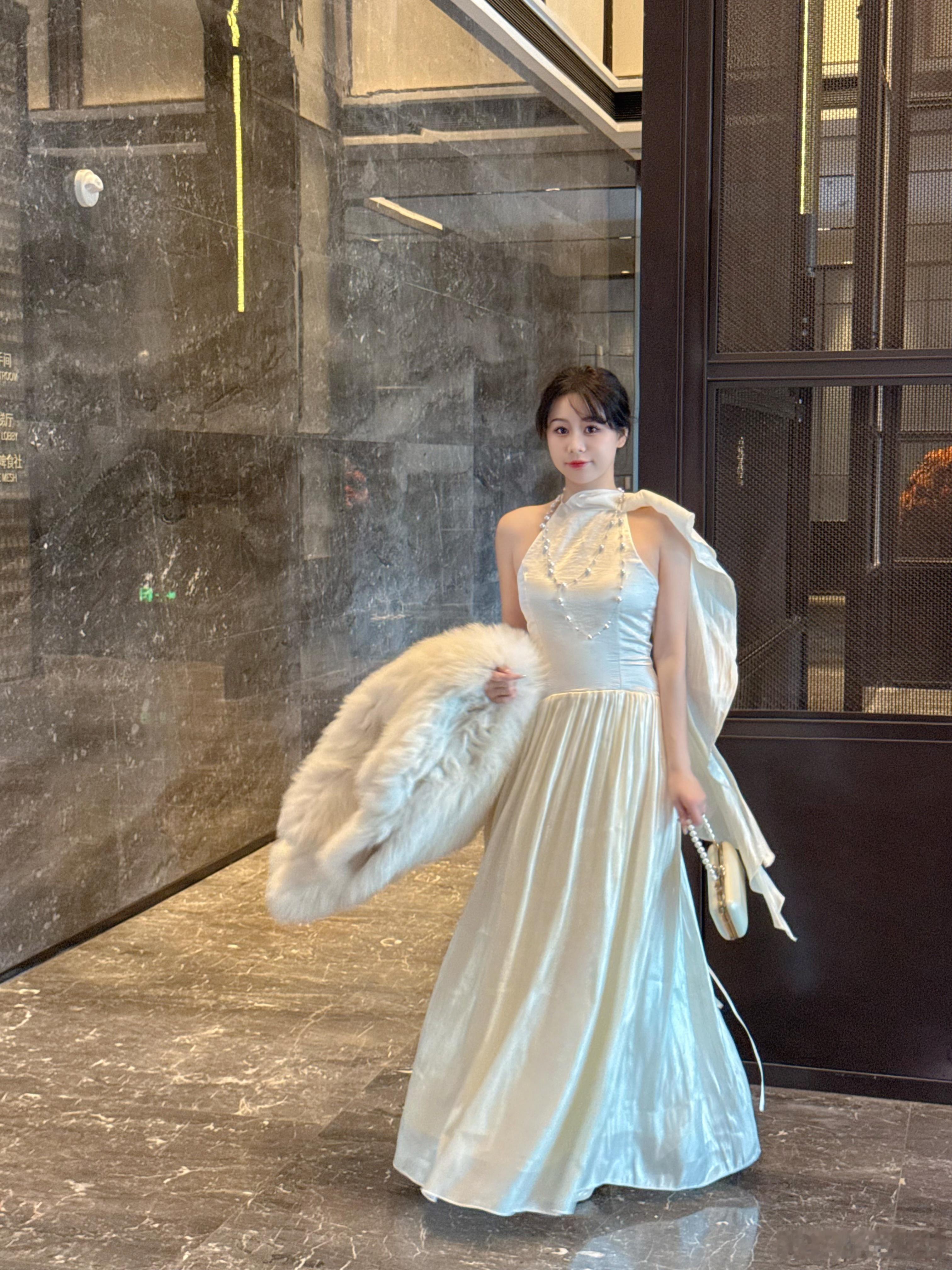 温柔白月光🤍🧚🏻♀️👗:寻季Seek Jay 