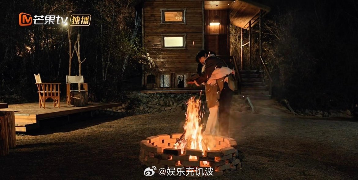 陆西骁冷静者为爱失控理智在心底反复拉扯，爱意肆意疯长，冷静和心动不断博弈纠缠。 