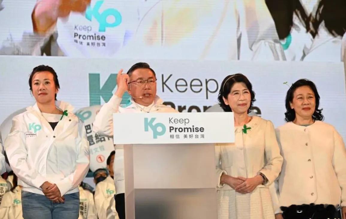 民众党候选人柯文哲阵营昨晚是在台北凯道举办选前之夜，柯文哲上台致词时表示，他决定