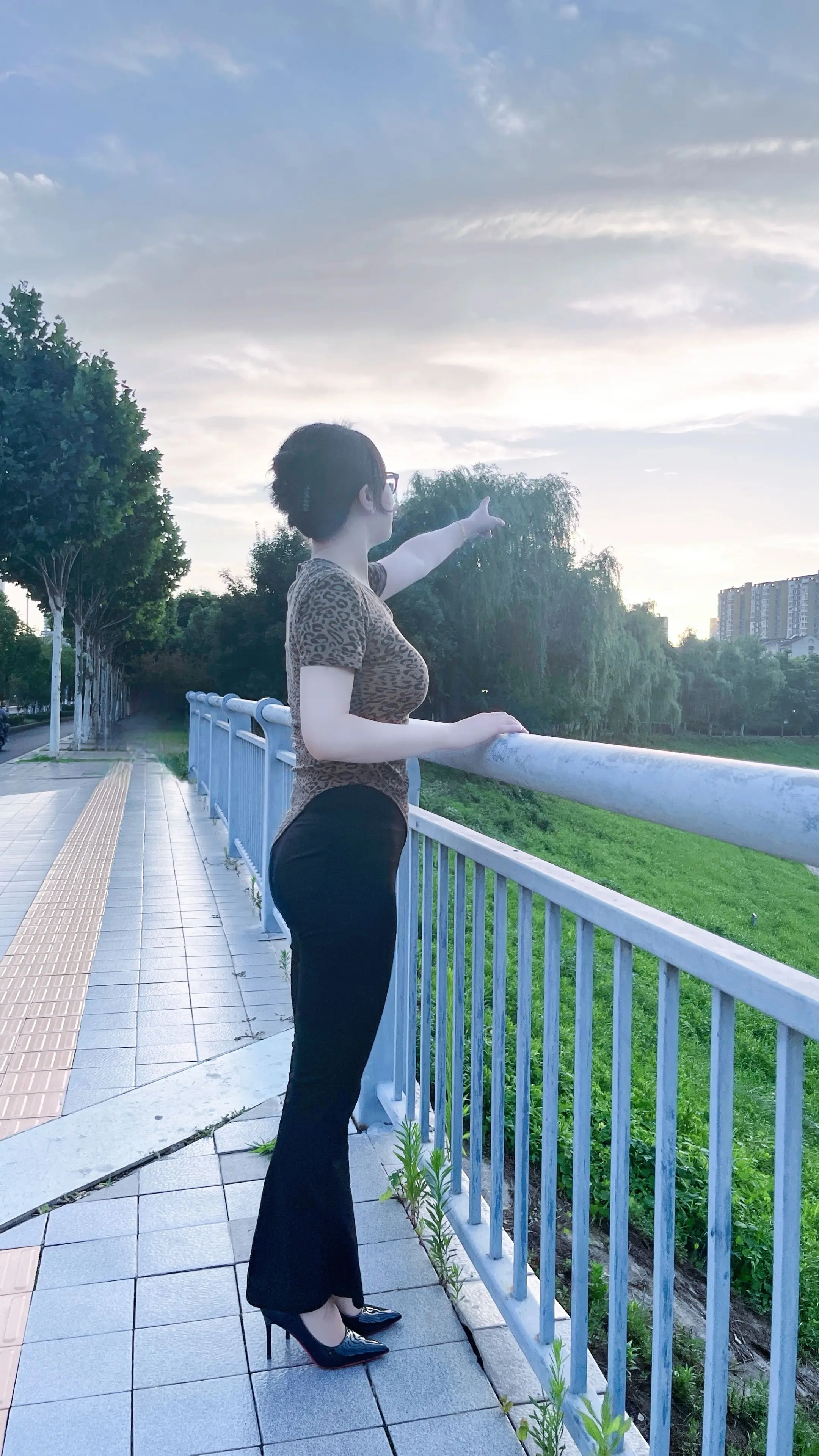 骗子能骗多久，完全由傻子来决定，有一天傻子不想再装下去了，就意味着你把...