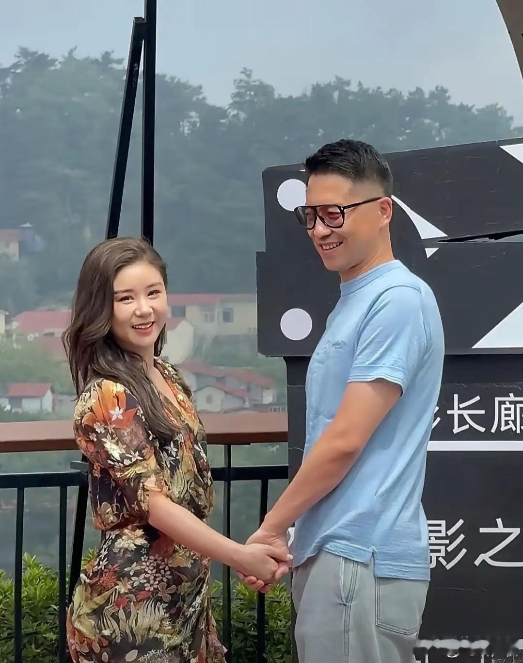 王雷和老婆李小萌感情也太好，庐山活动狂撒狗粮 ​​​