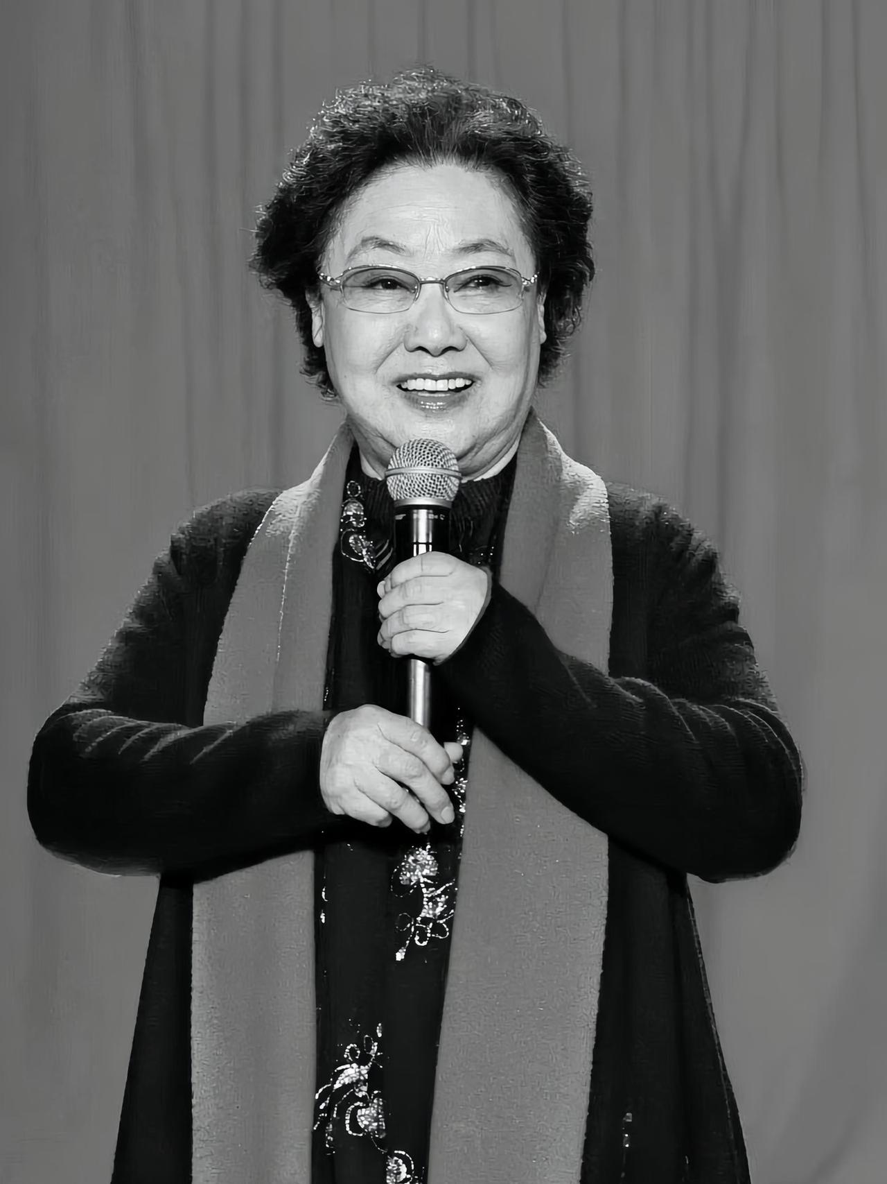 随着人民艺术家郭兰英去世，
最破防的不是93岁的游本昌，
也不是92岁的罗中婵，