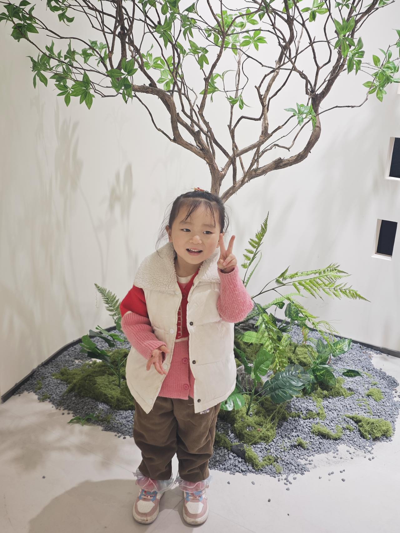 文班亚马在球队进攻陷入困境时强打得分，那场面相当炸裂！就像他在和独行侠队比赛时，