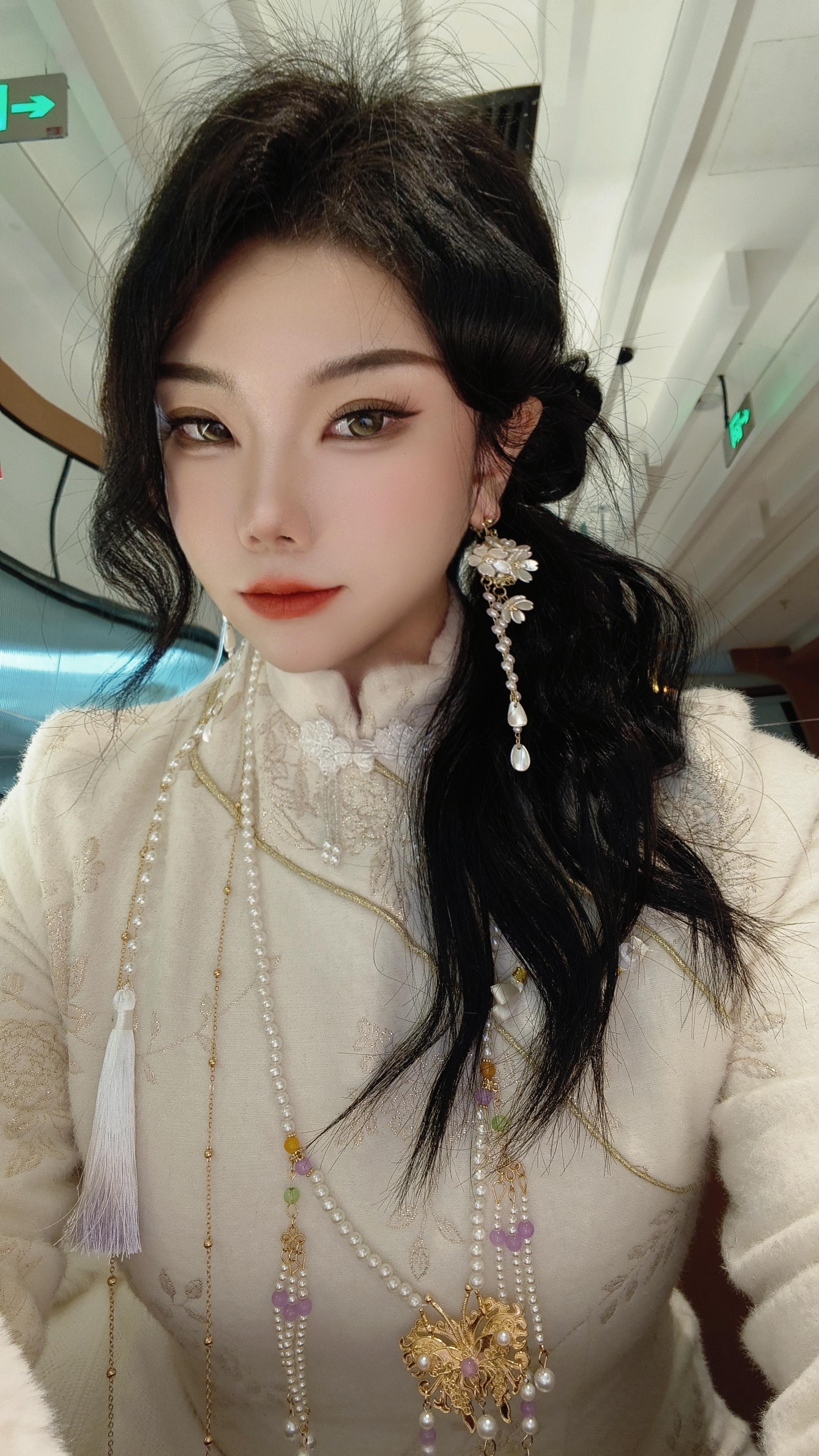 带小杰小羊过圣诞，今天就新音了紧张吗      （什么雷霆话题）