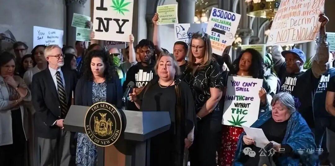 用航母，运毒品美国海军承认，“罗纳德·里根”号航母上，存在一个巨大的贩毒网络，已
