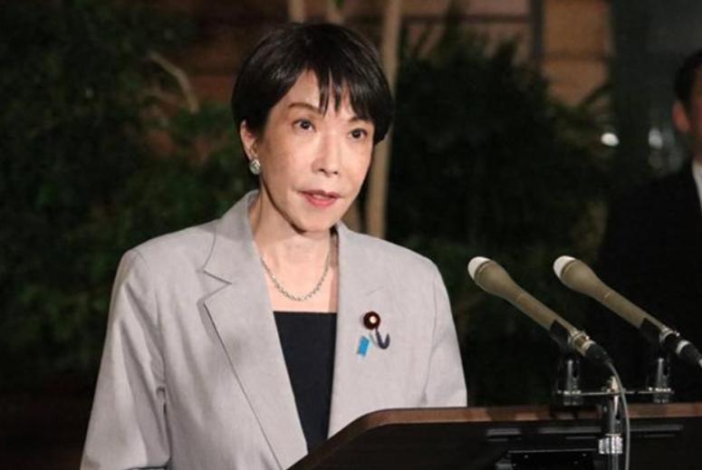 日本再爆大料：高市早苗的首相位置恐怕这回是真有点坐不稳了。
日本媒体和在野党手里