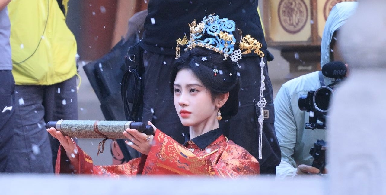 母后鞠婧祎苏绿夏