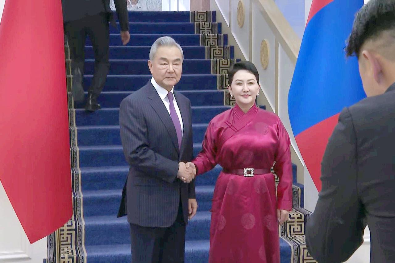 蒙古国手握全球第二的稀土储量，却在日本抛出的“特别战略伙伴”橄榄枝前，上演了一出