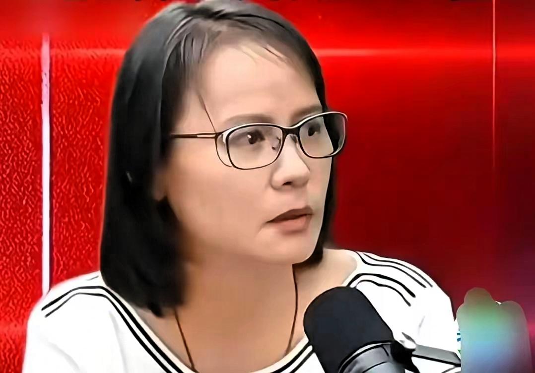 台湾女教师的一句话刷爆朋友圈，简直说到了心坎里！“民进党拿什么跟大陆比？连一根手