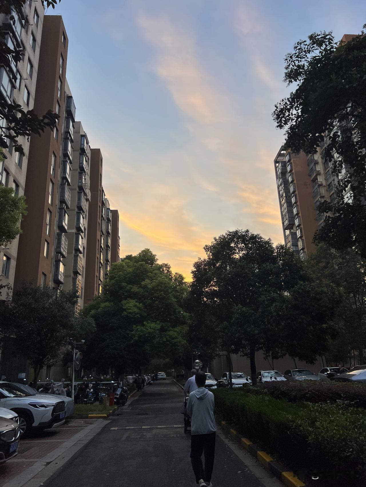 秋日生活打卡季秋天，秋霞