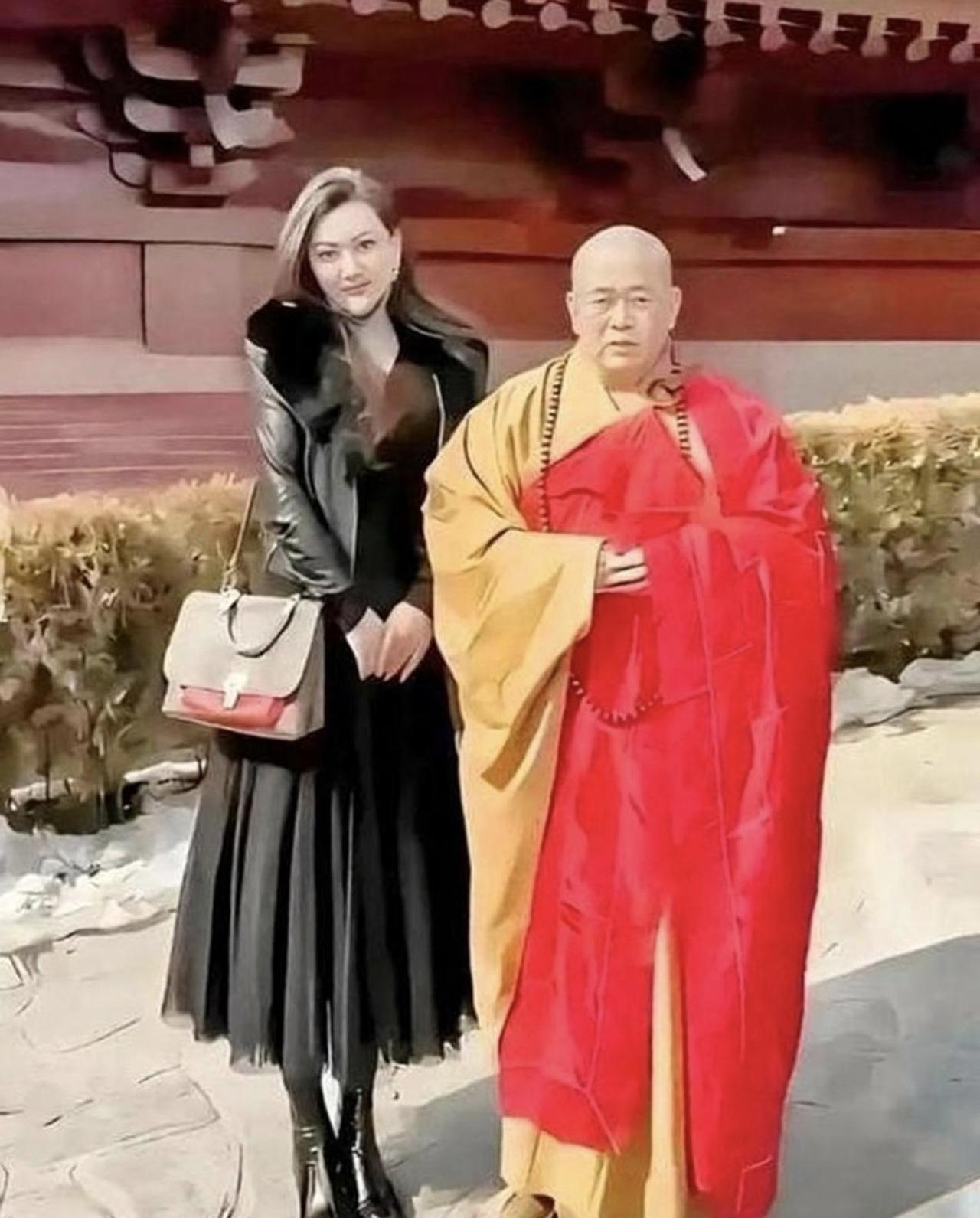 很多人盯着释永信1.31亿的款项争议不放，其实这根本不是最致命的问题。

比金钱