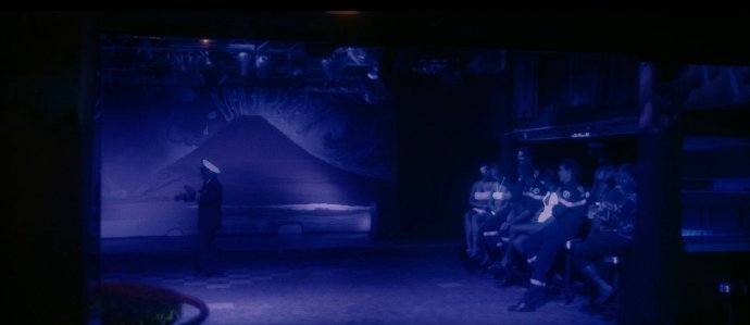 在自己的身上，克服这个时代。｜尼采 