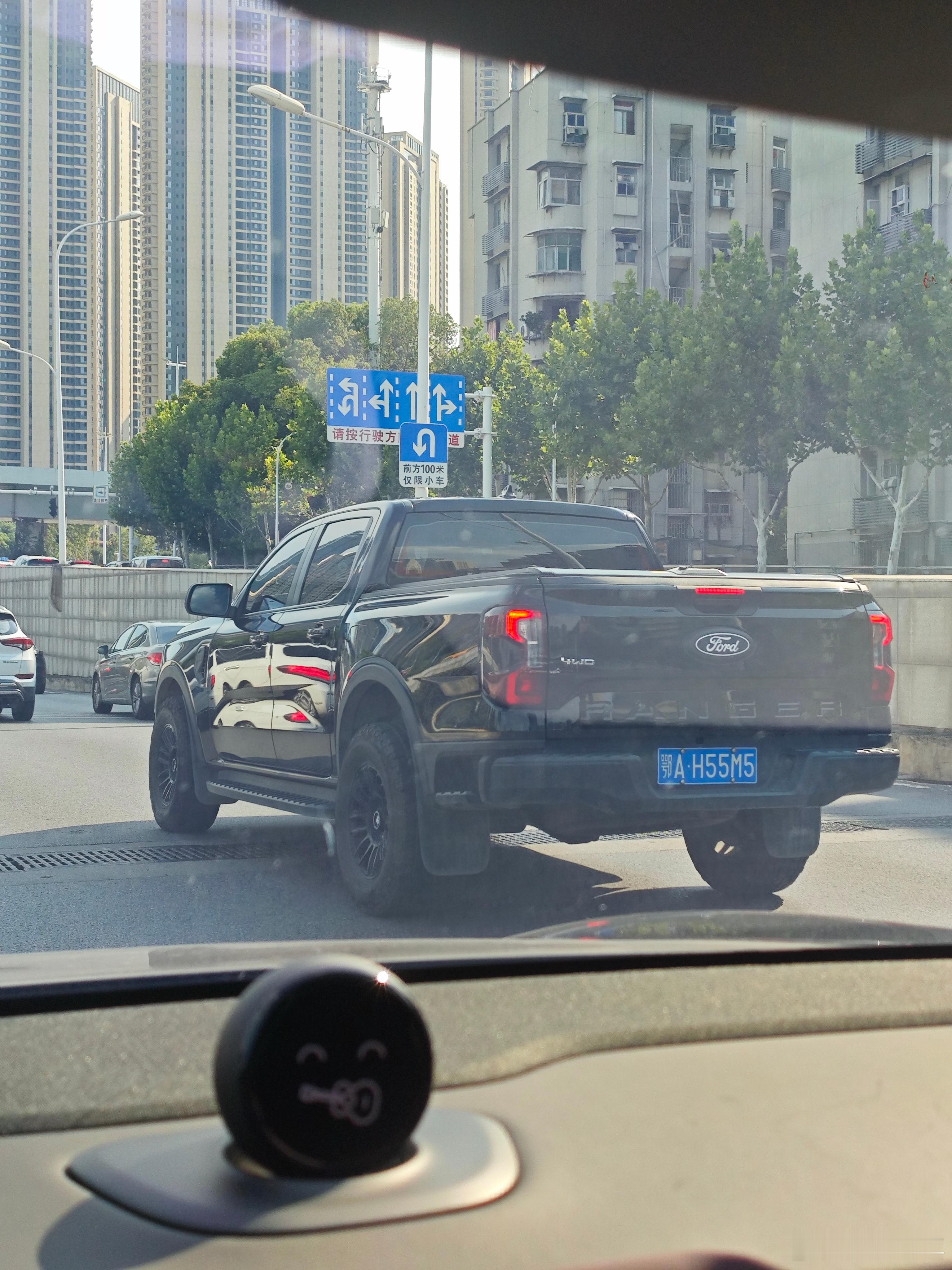 我一时分不清这是游骑侠还是F150 皮卡还是得福特啊  ​​​