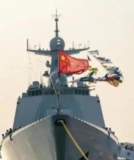 无论是中国的导弹，还是中国的航母，日本都不怕。日本怕的只有两点，一是中国的继续加