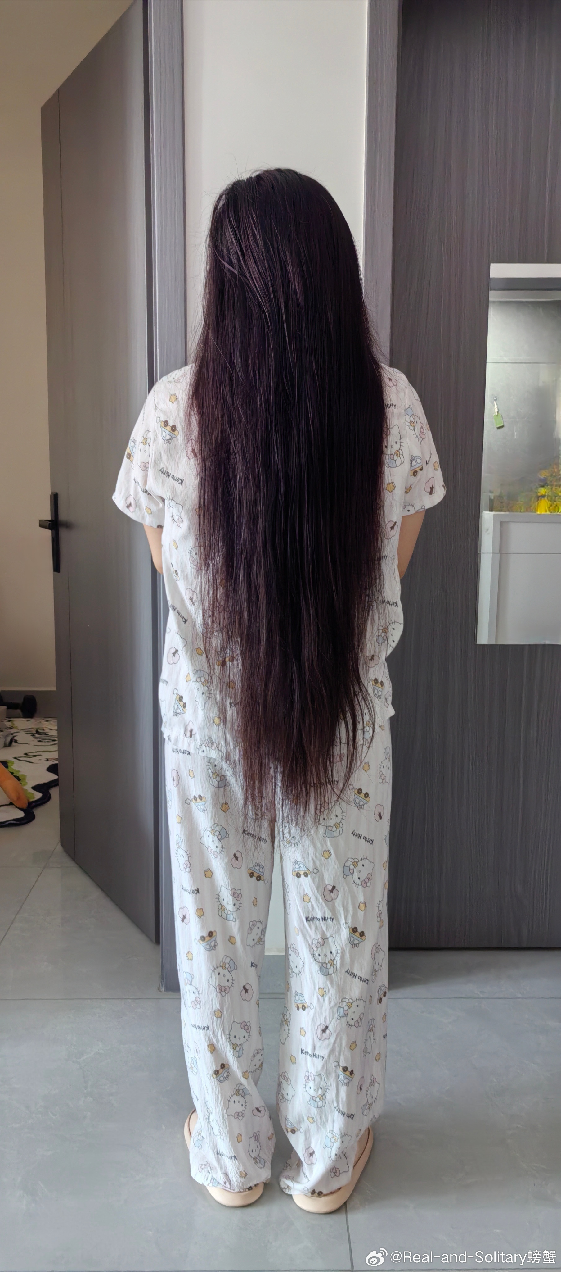 我头发没染过啊怎么感觉有点淡淡的紫色 ​​​