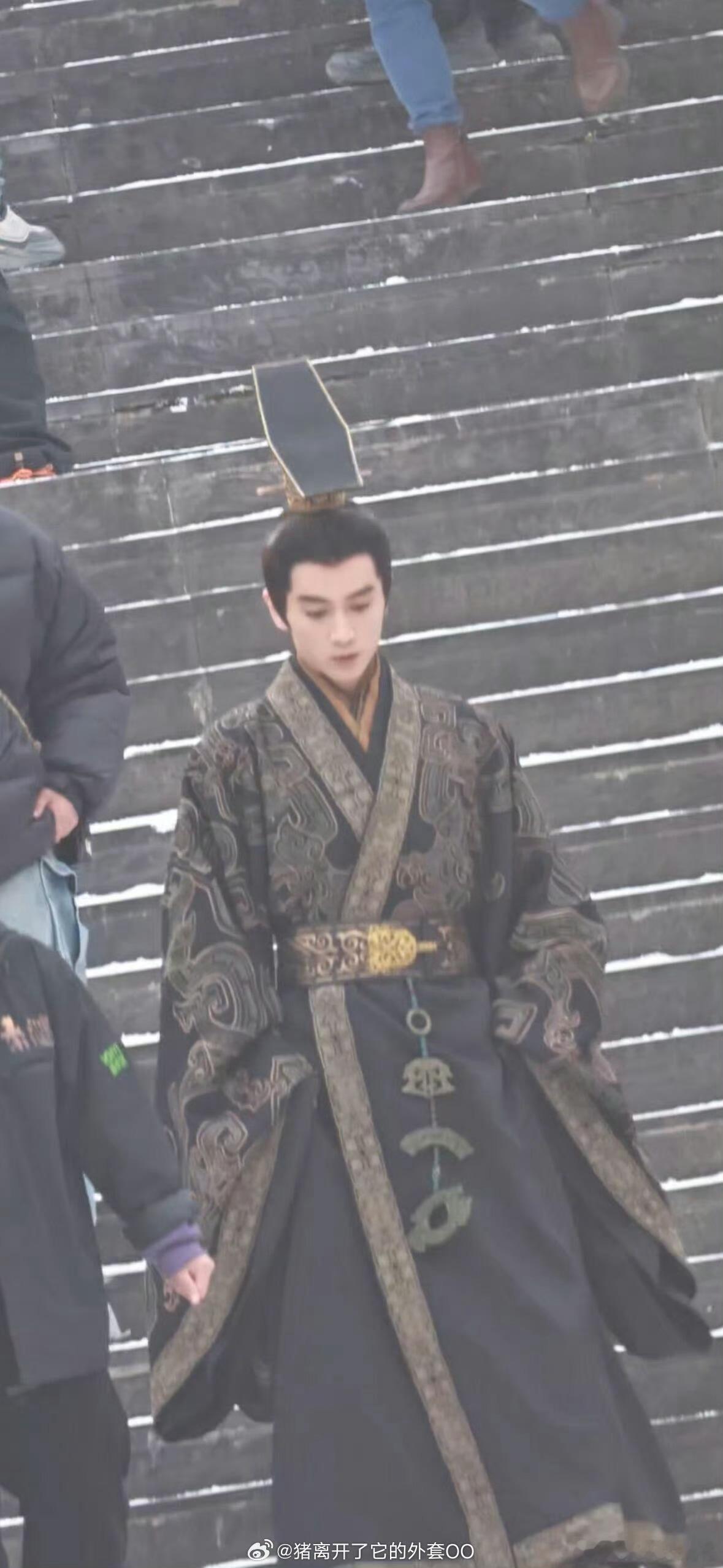 陈晓秦谜新路透陈晓秦谜剑眉星目 陈晓新剧《秦谜》这造型看着很有爆相啊 有点陆贞传