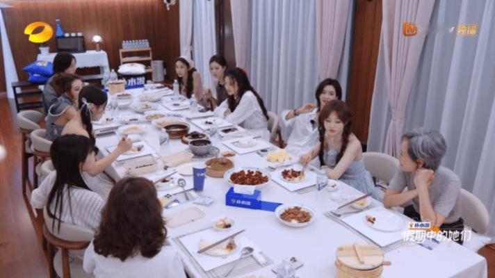 李晟 怎么又是我假期中的她们 晟姐就这样一己之力被众人怀疑，孩子好惨[笑cry]