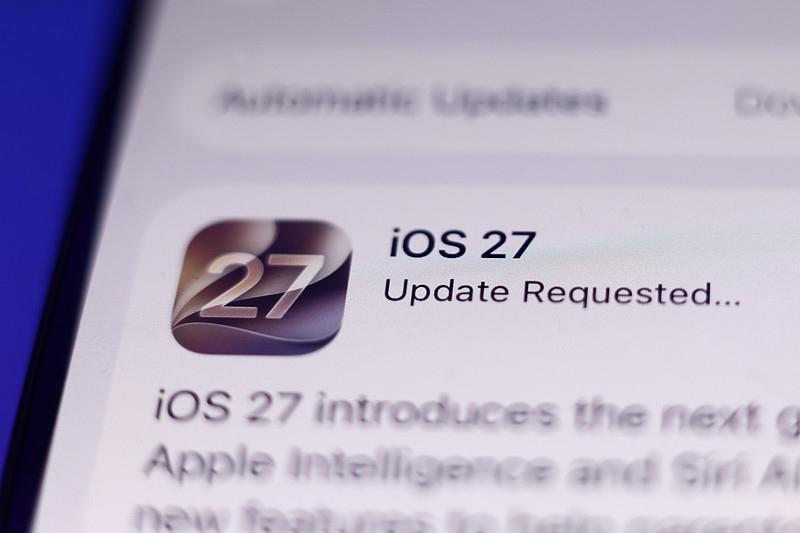 等了两年！苹果国行AI终于要来了：iOS 27.3定档12月，大模型已备案，阿里