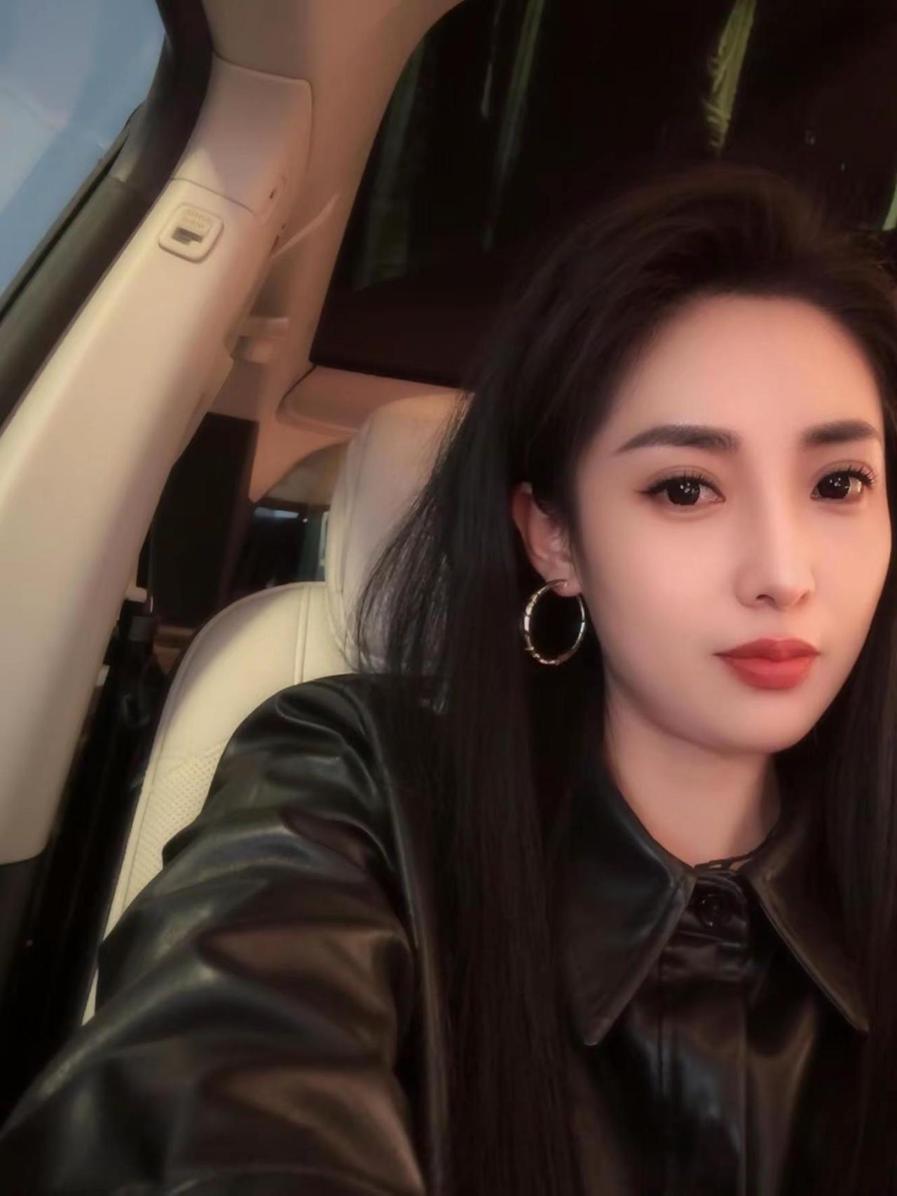 人生有许多事情，正如船后的波纹，总要过后才觉得美的 ——余光中