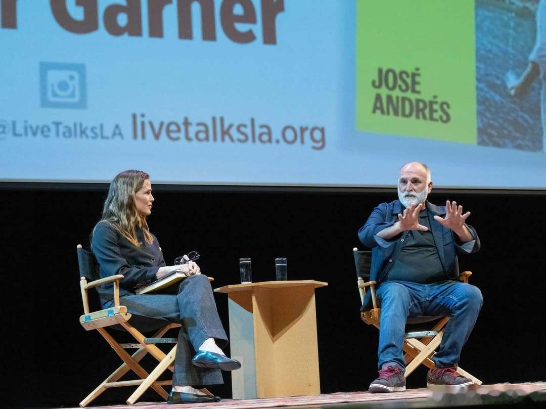 Jennifer garner詹妮弗加纳在洛杉矶出席了一场Live Talks 
